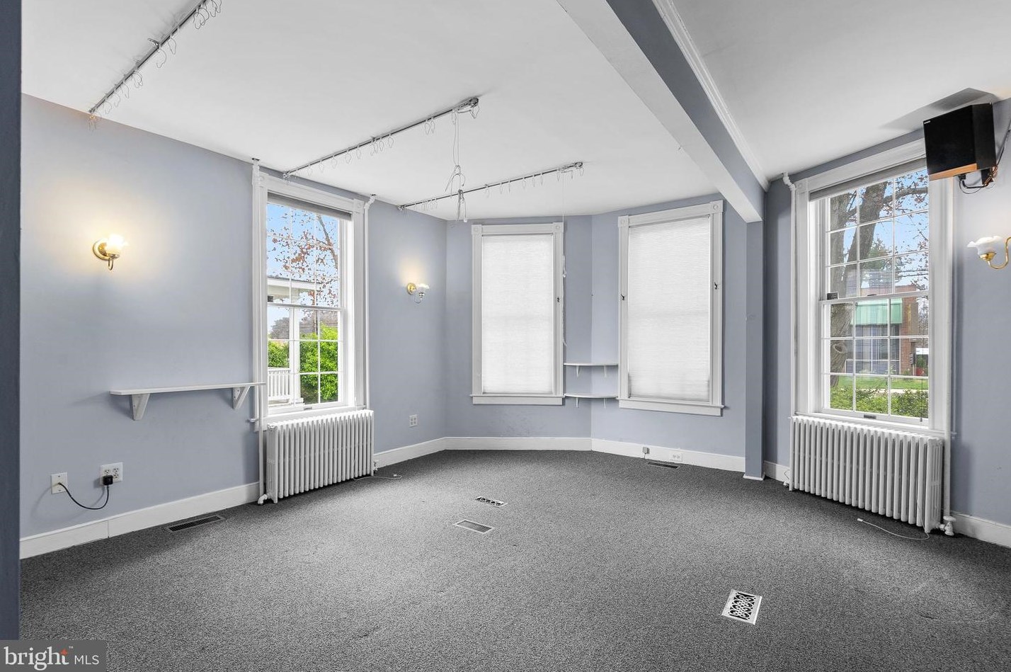 418 Diamond Ave, Gaithersburg MD 20877-2108 exterior