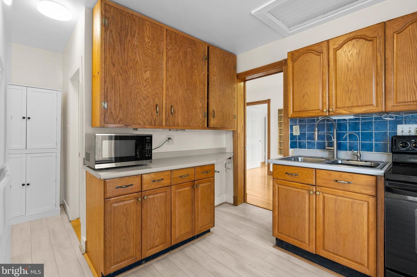 418 Diamond Ave, Gaithersburg MD 20877-2108 exterior