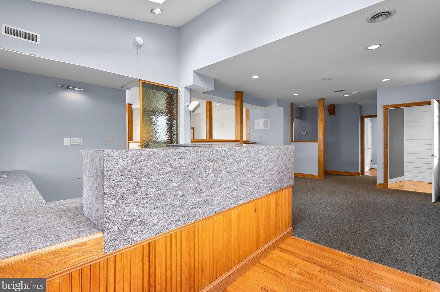 418 Diamond Ave, Gaithersburg MD 20877-2108 exterior