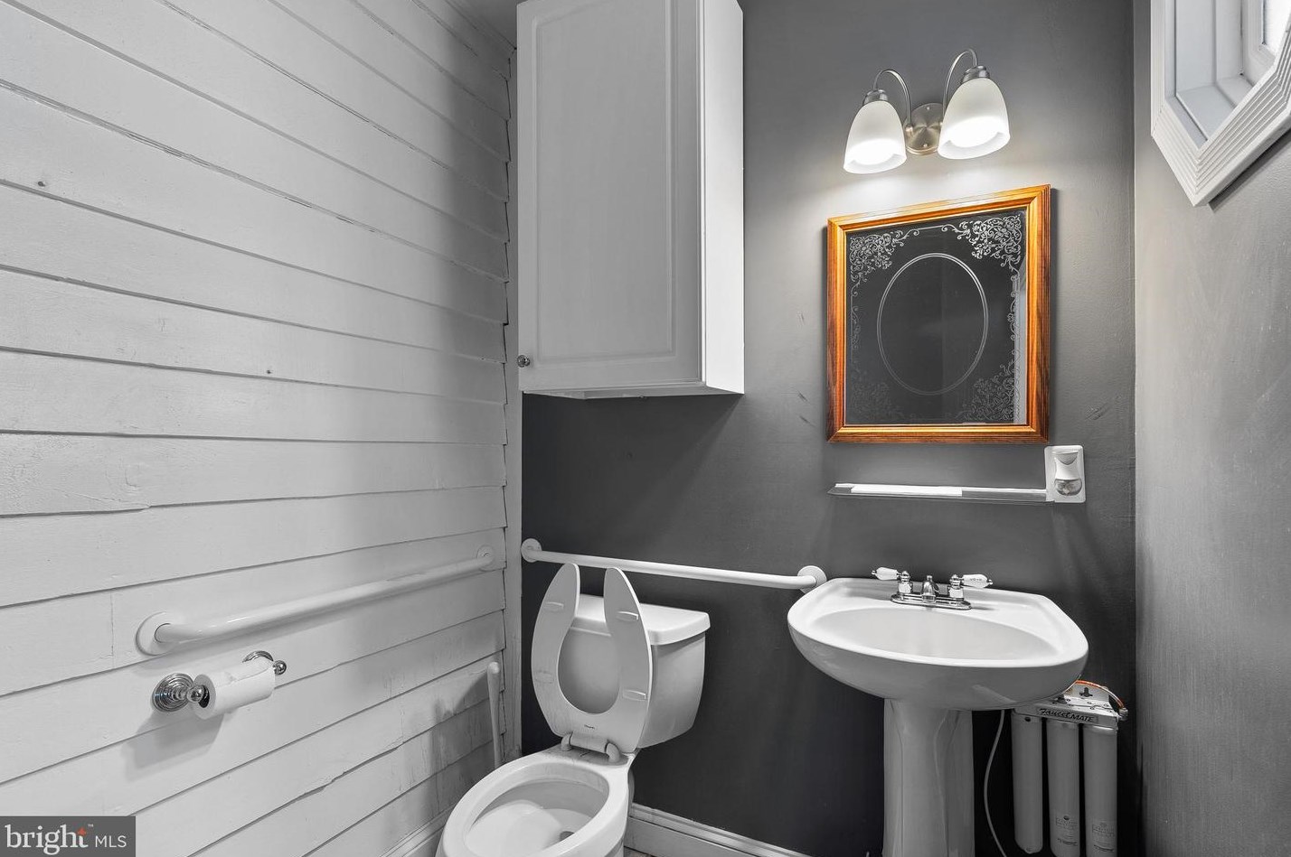 418 Diamond Ave, Gaithersburg MD 20877-2108 exterior