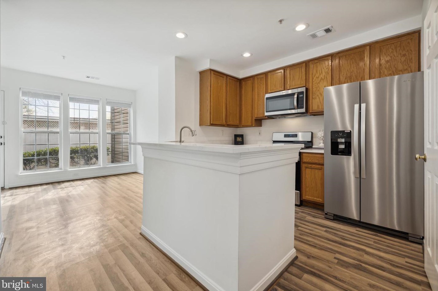 216 Fallsgrove Blvd, Rockville MD 20850-4711 exterior