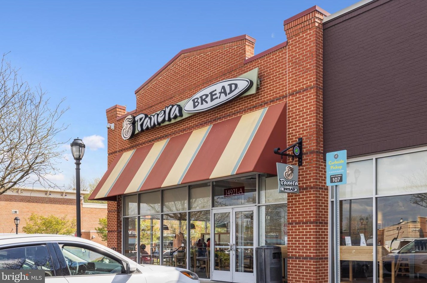 216 Fallsgrove Blvd, Rockville MD 20850-4711 exterior