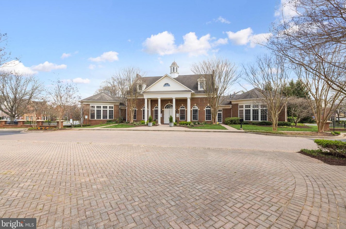 216 Fallsgrove Blvd, Rockville MD 20850-4711 exterior