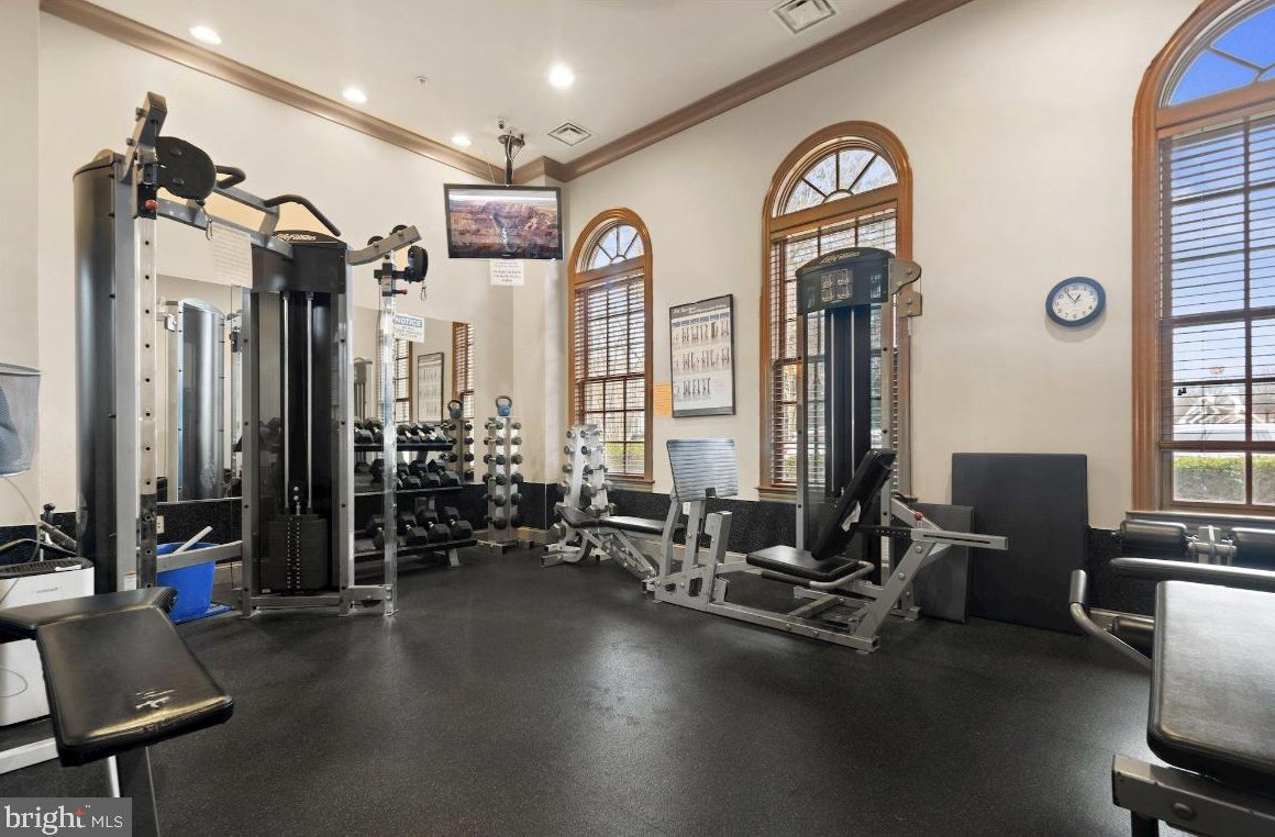 216 Fallsgrove Blvd, Rockville MD 20850-4711 exterior