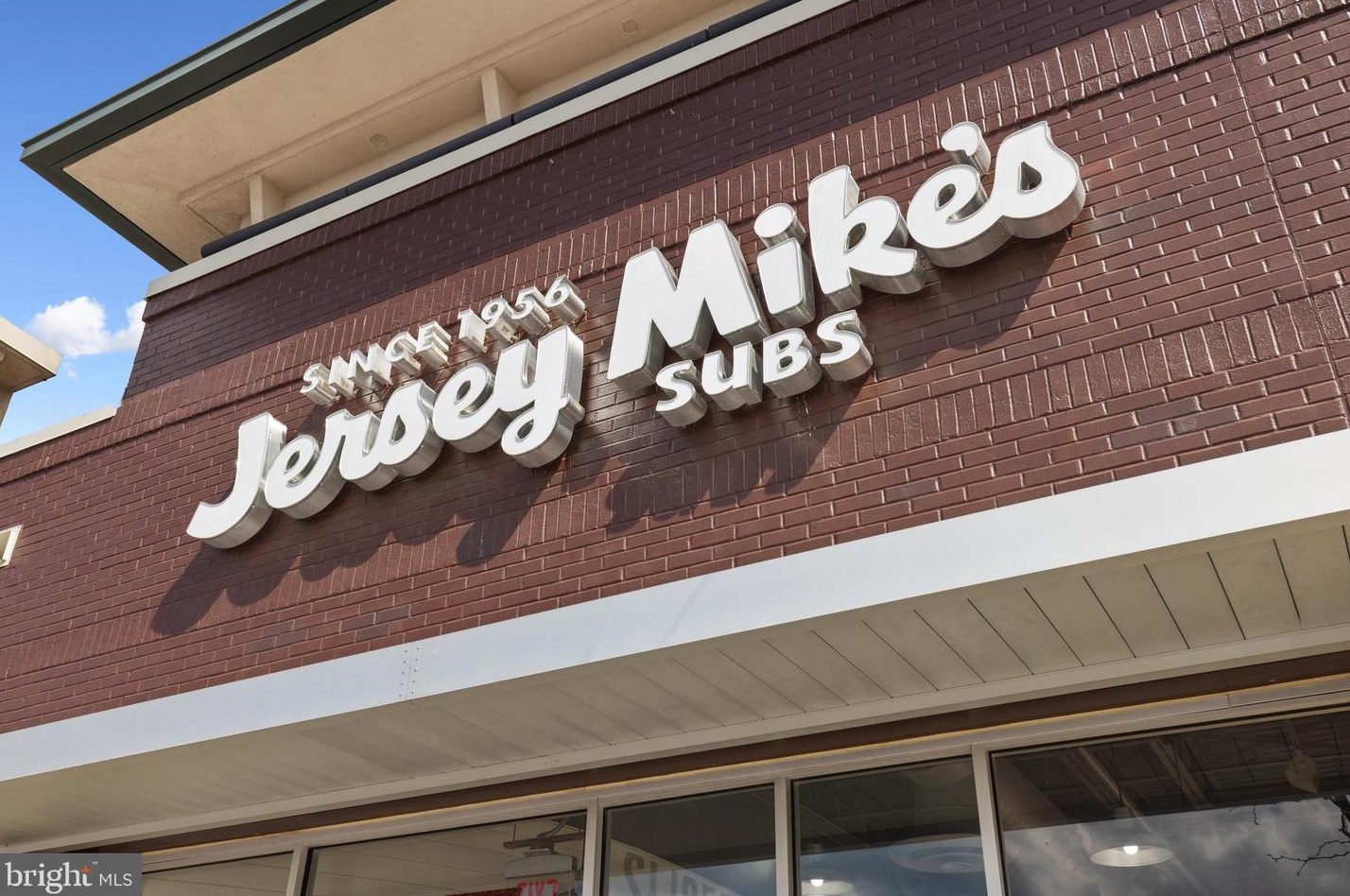 216 Fallsgrove Blvd, Rockville MD 20850-4711 exterior