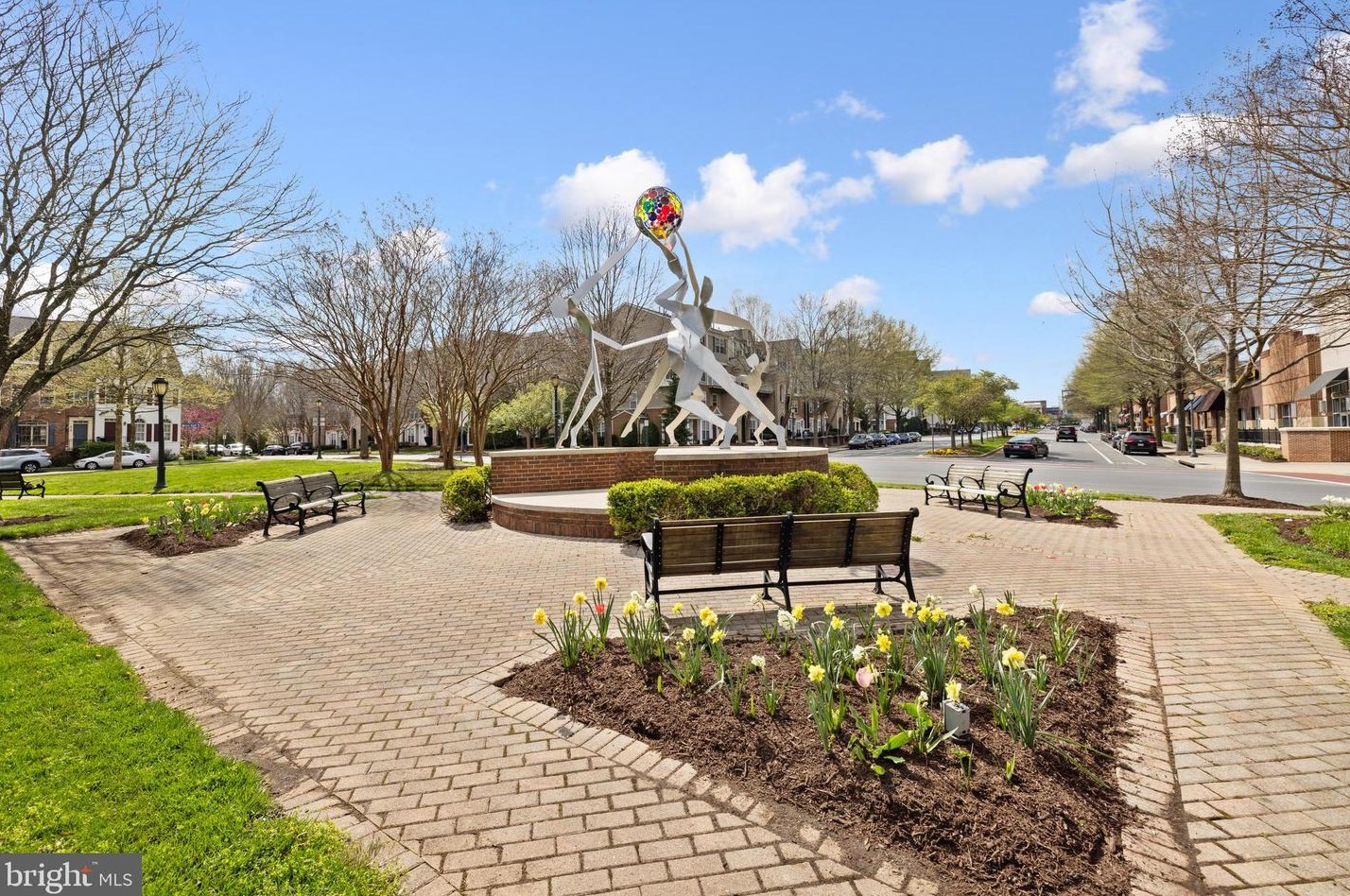 216 Fallsgrove Blvd, Rockville MD 20850-4711 exterior