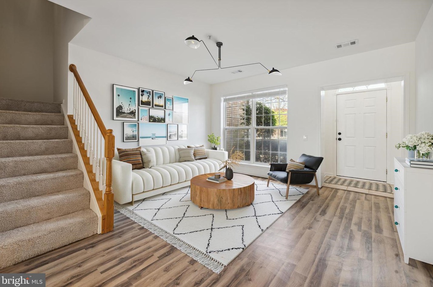 216 Fallsgrove Blvd, Rockville MD 20850-4711 exterior