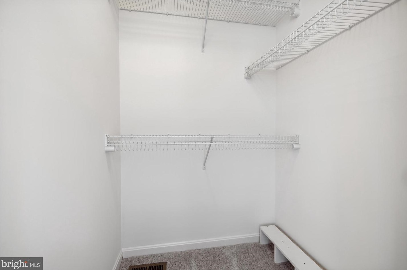 216 Fallsgrove Blvd, Rockville MD 20850-4711 exterior