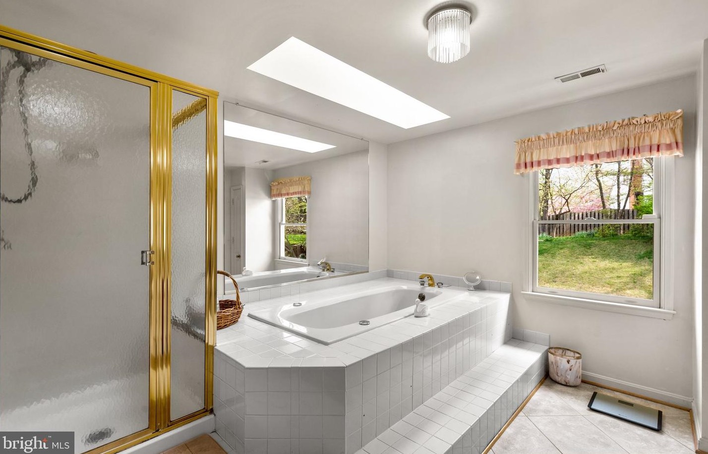 605 Pebble Bch Dr, Silver Spring MD 20904-3574 exterior