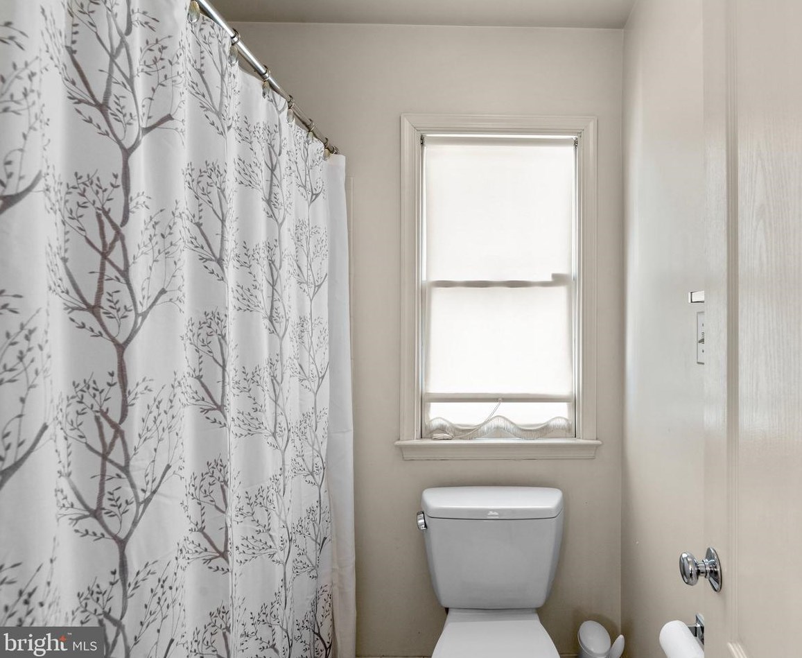 605 Pebble Bch Dr, Silver Spring MD 20904-3574 exterior