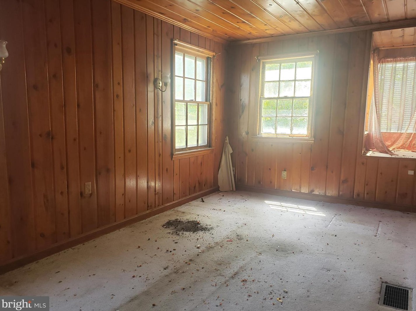 6604 Gude Ave, Silver Spring MD 20912-4827 exterior