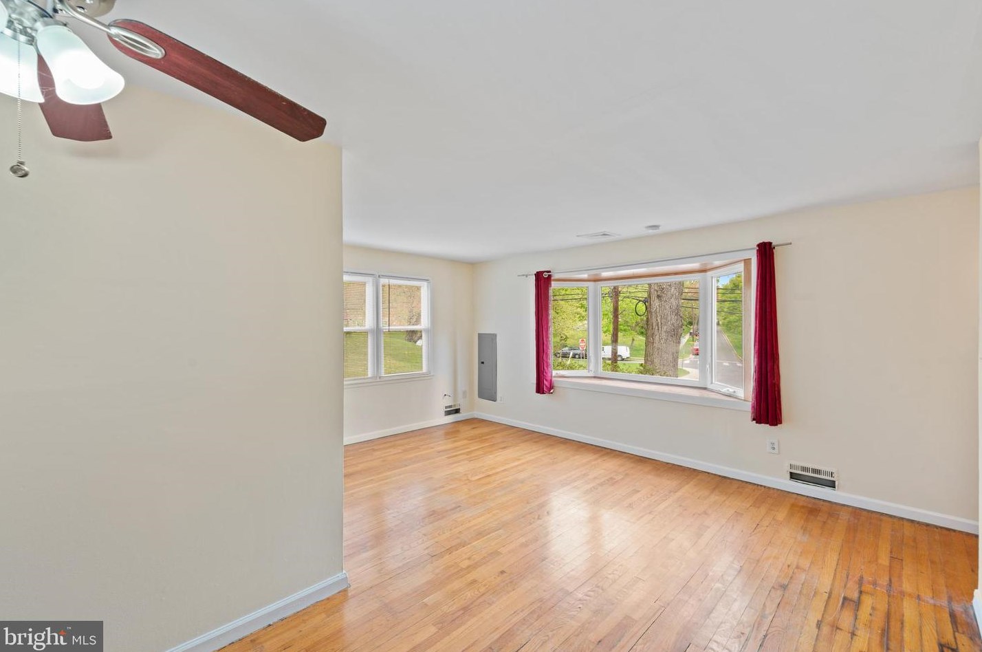 12200 Valleywood Dr, Silver Spring MD  20902-2147 exterior