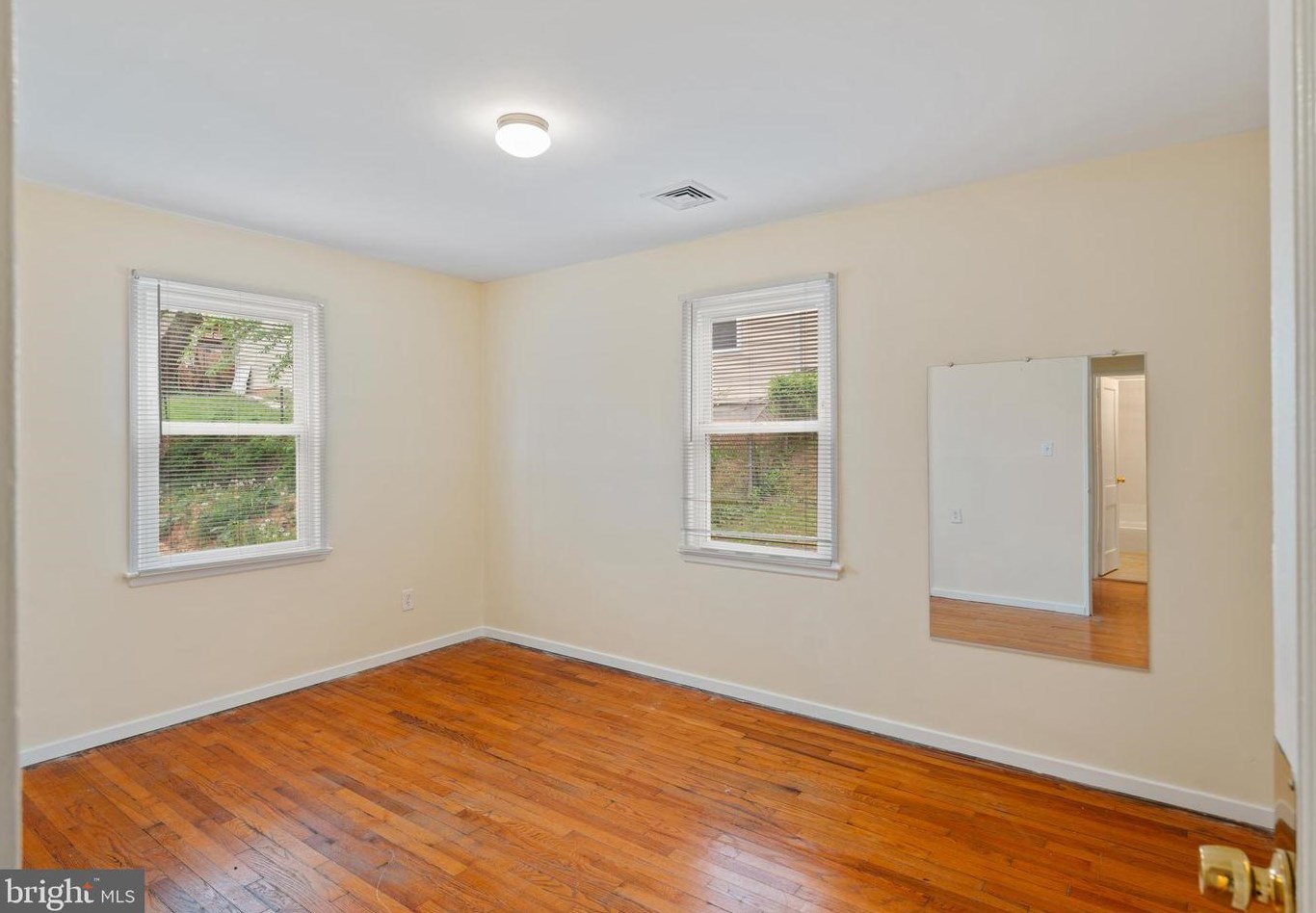 12200 Valleywood Dr, Silver Spring MD  20902-2147 exterior