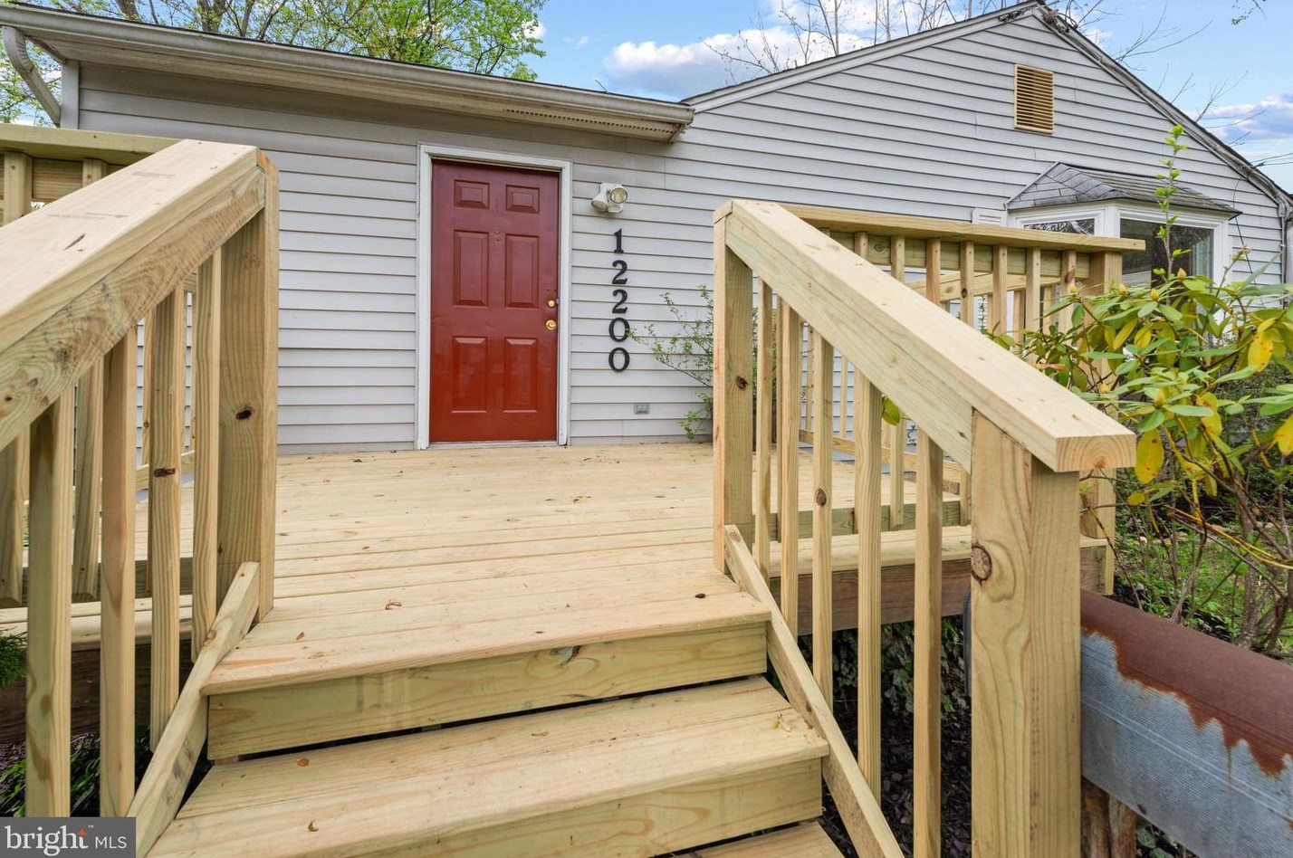 12200 Valleywood Dr, Silver Spring MD  20902-2147 exterior