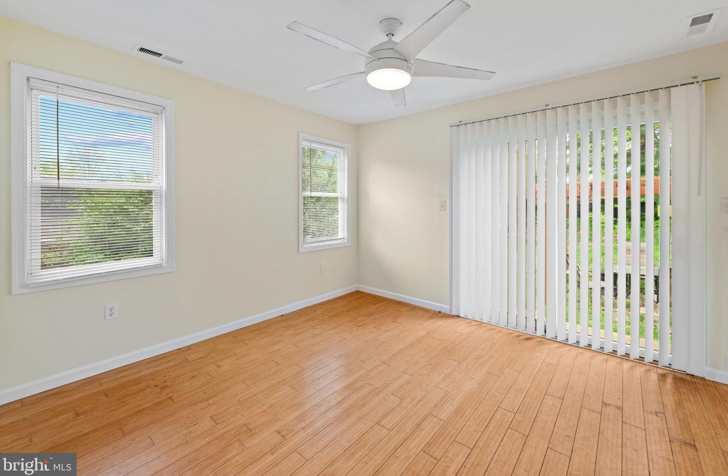 12200 Valleywood Dr, Silver Spring MD  20902-2147 exterior