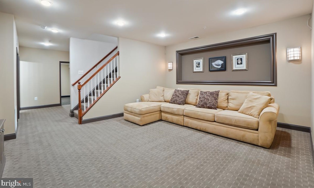 602 Grand Champion Dr, Rockville MD 20850-5970 exterior