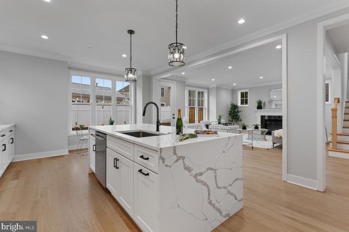 10008 Fleming Ave, Bethesda MD  20814-2118 exterior