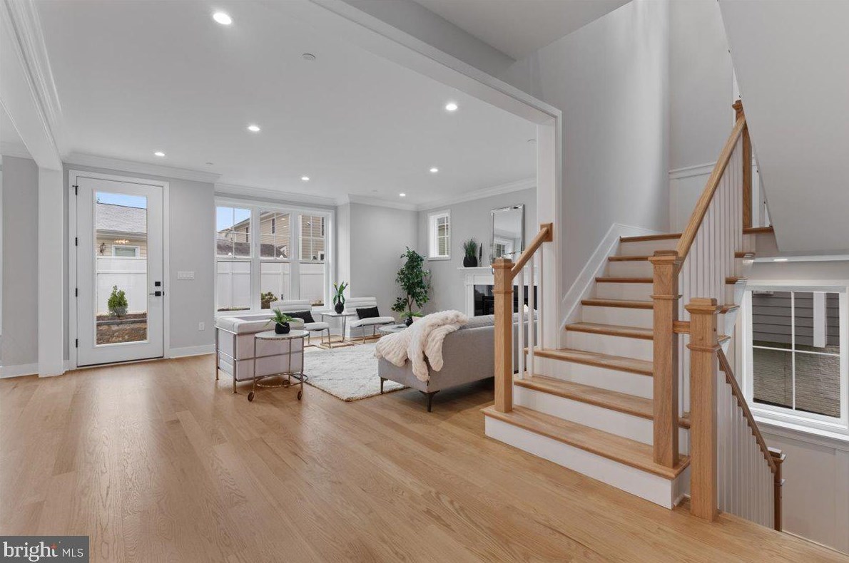 10008 Fleming Ave, Bethesda MD  20814-2118 exterior