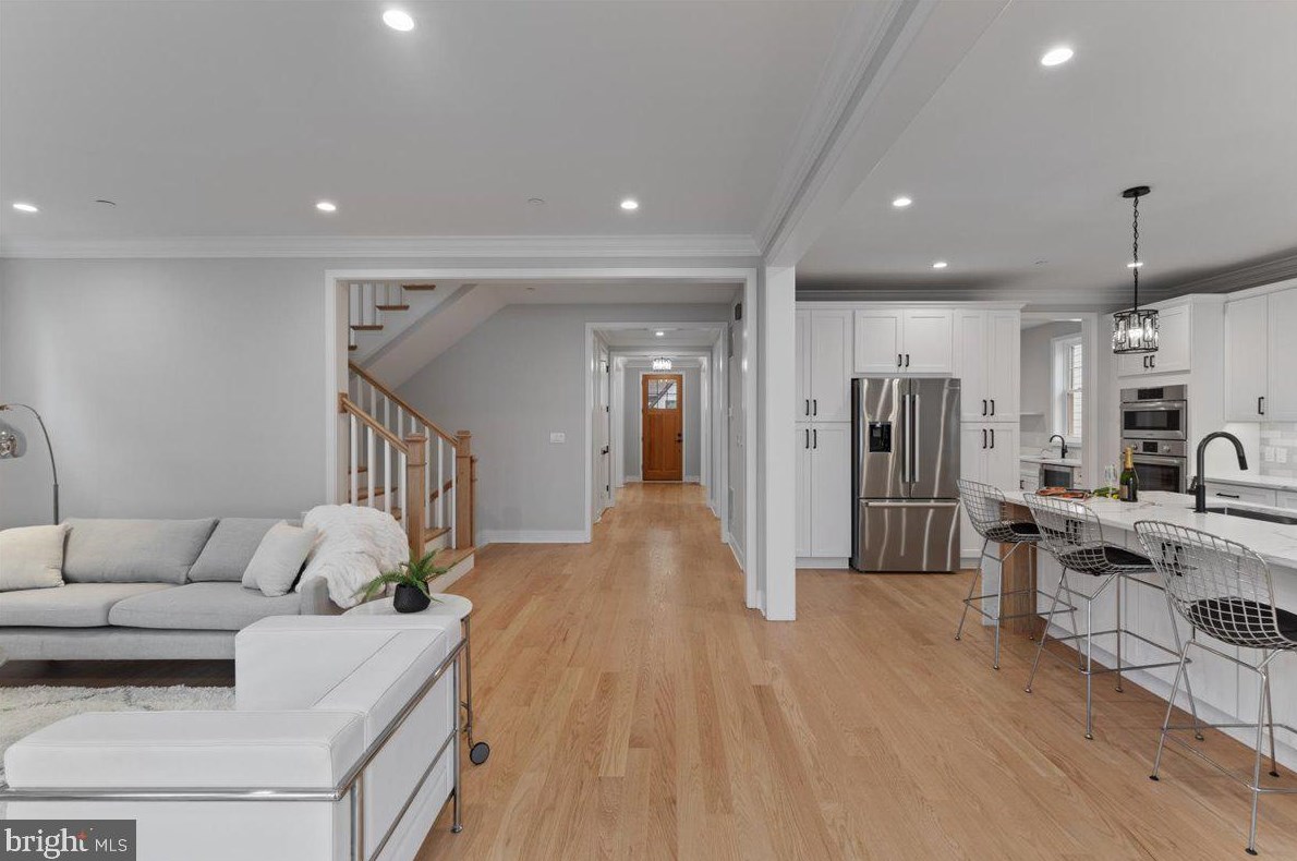 10008 Fleming Ave, Bethesda MD  20814-2118 exterior