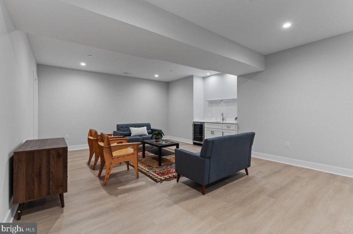 10008 Fleming Ave, Bethesda MD  20814-2118 exterior