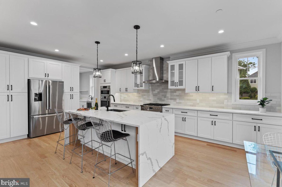 10008 Fleming Ave, Bethesda MD  20814-2118 exterior