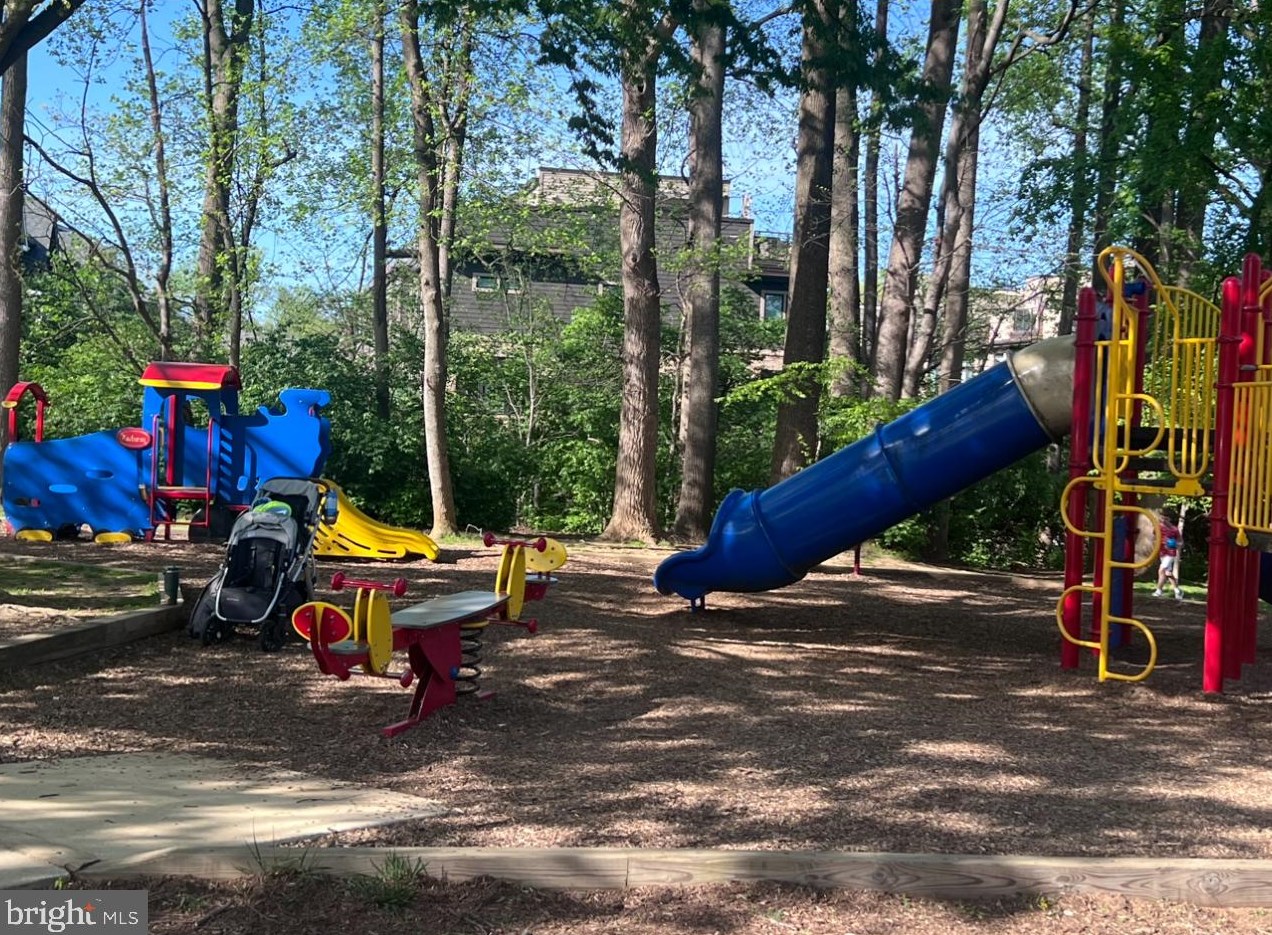 10008 Fleming Ave, Bethesda MD  20814-2118 exterior