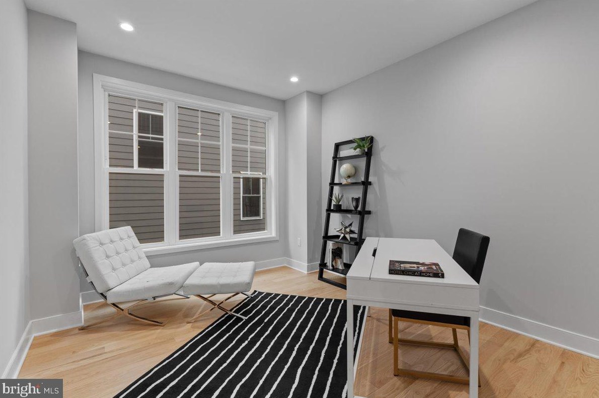 10008 Fleming Ave, Bethesda MD  20814-2118 exterior