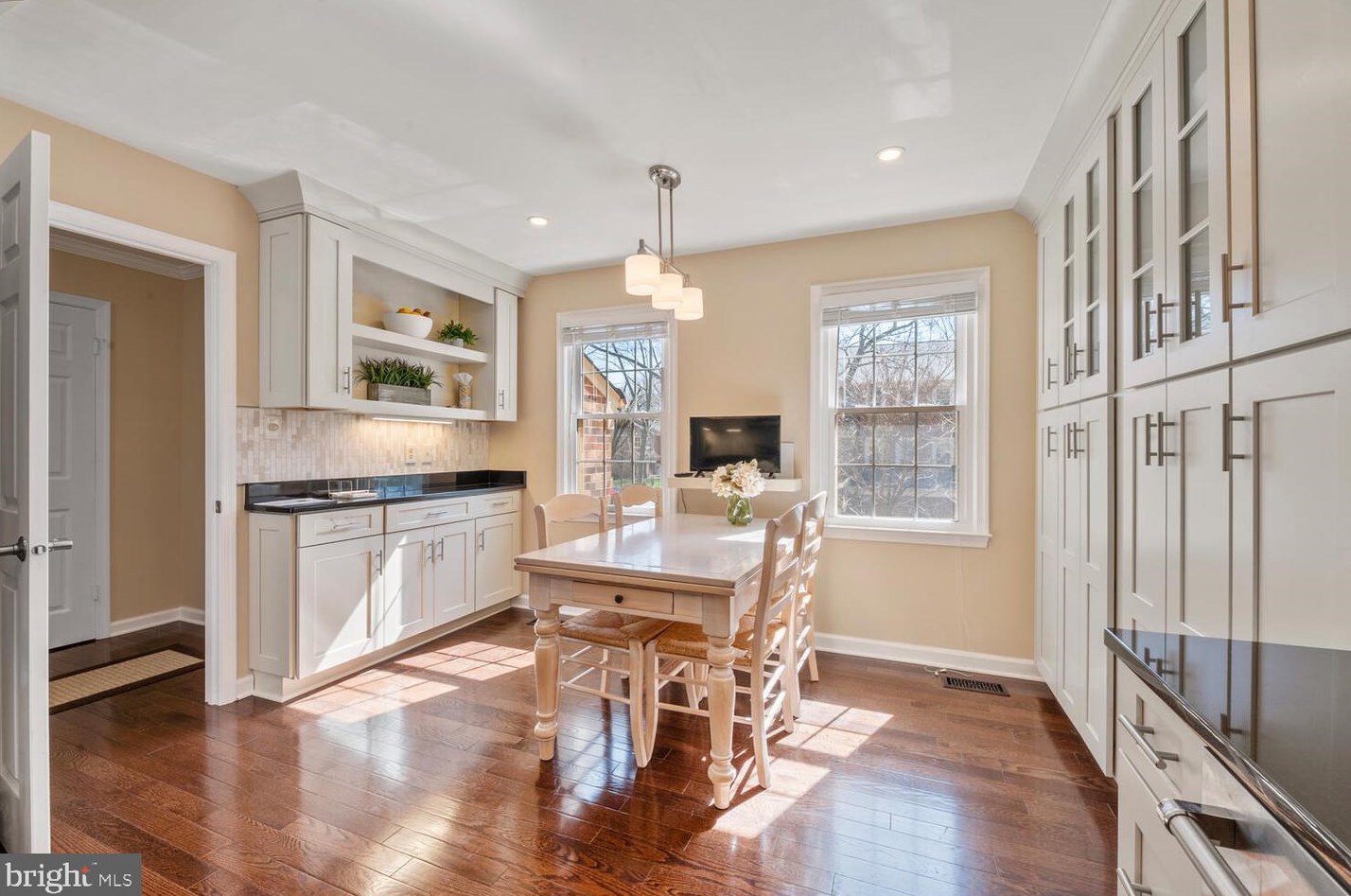 5918 Empire Way, Rockville MD  20852-2861 exterior