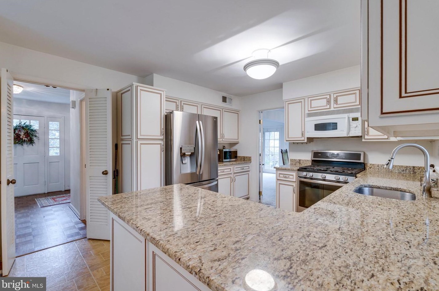 7800 Ivymount Ter, Rockville MD 20854-3753 exterior