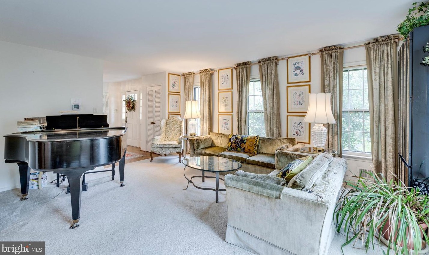 7800 Ivymount Ter, Rockville MD 20854-3753 exterior