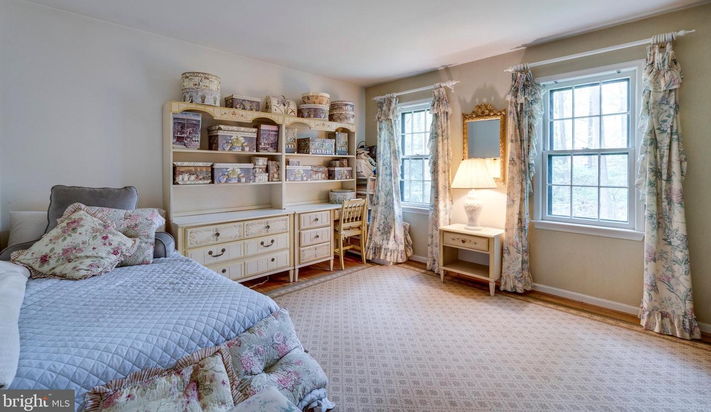 7800 Ivymount Ter, Rockville MD 20854-3753 exterior