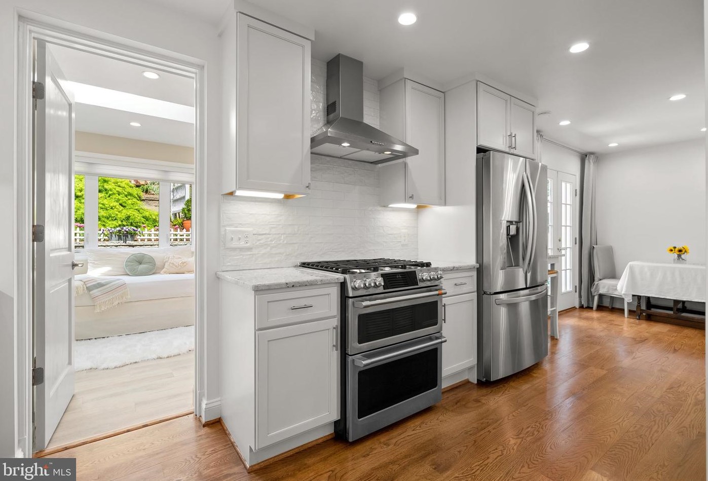 405 Williamsburg Dr, Silver Spring MD 20901-2728 exterior