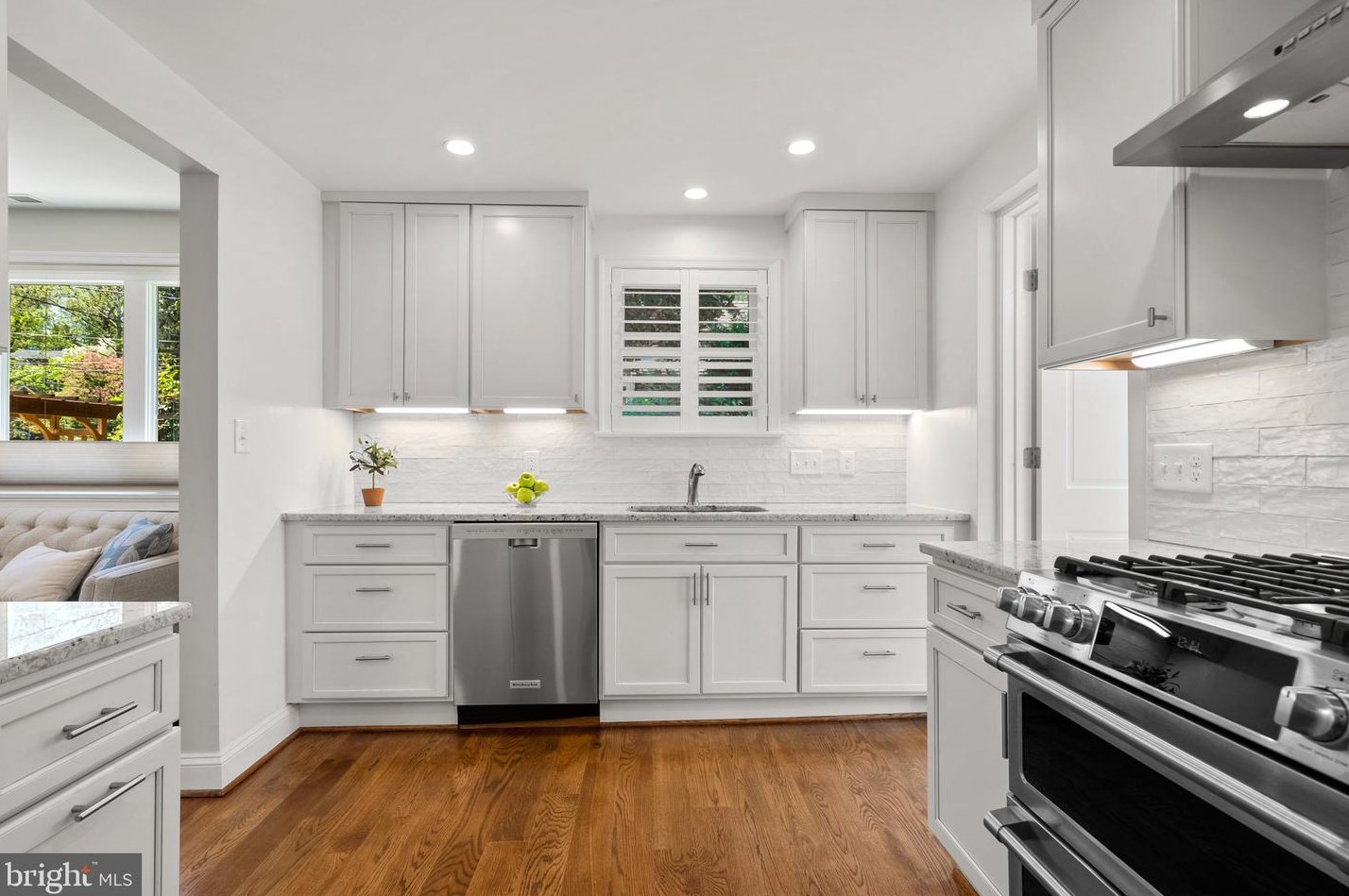 405 Williamsburg Dr, Silver Spring MD 20901-2728 exterior