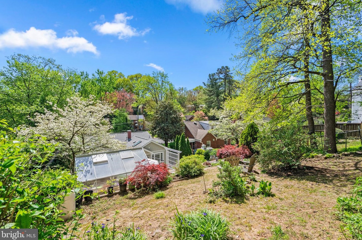 405 Williamsburg Dr, Silver Spring MD 20901-2728 exterior