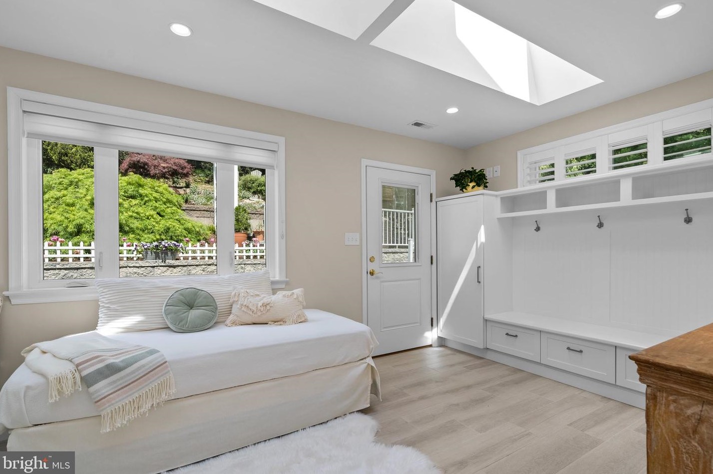 405 Williamsburg Dr, Silver Spring MD 20901-2728 exterior