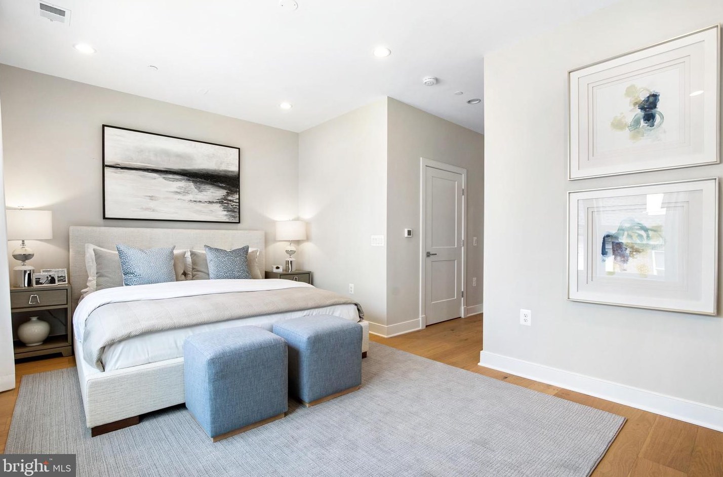 10318 Grosvenor Pl, Rockville MD exterior