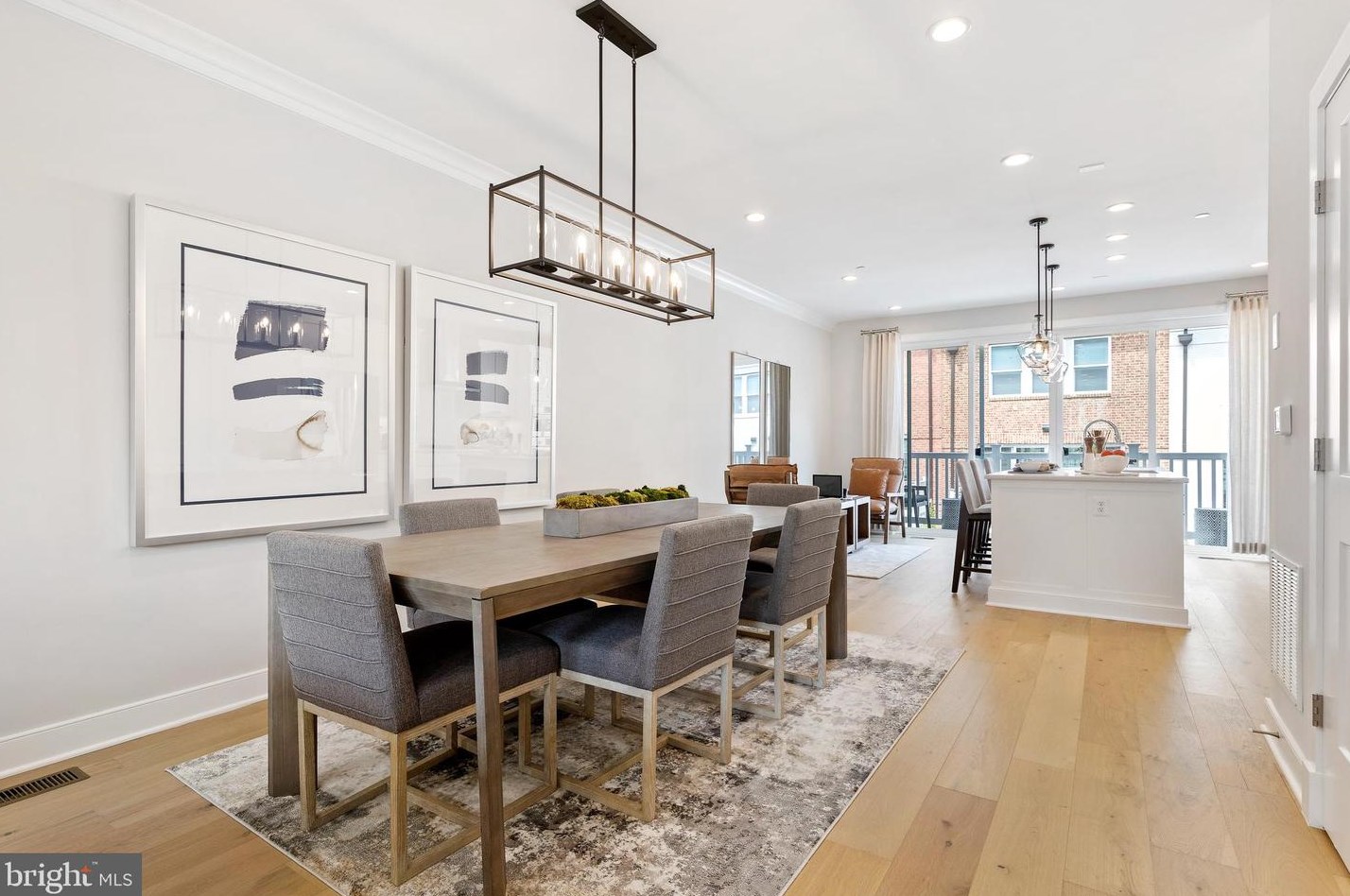 10318 Grosvenor Pl, Rockville MD exterior