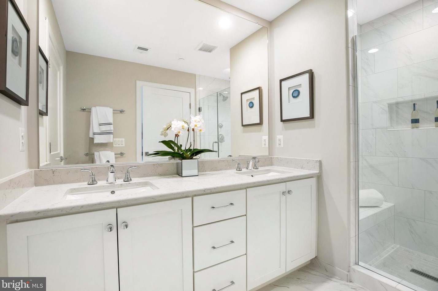 10318 Grosvenor Pl, Rockville MD exterior