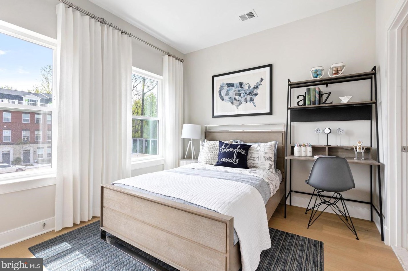 10318 Grosvenor Pl, Rockville MD exterior