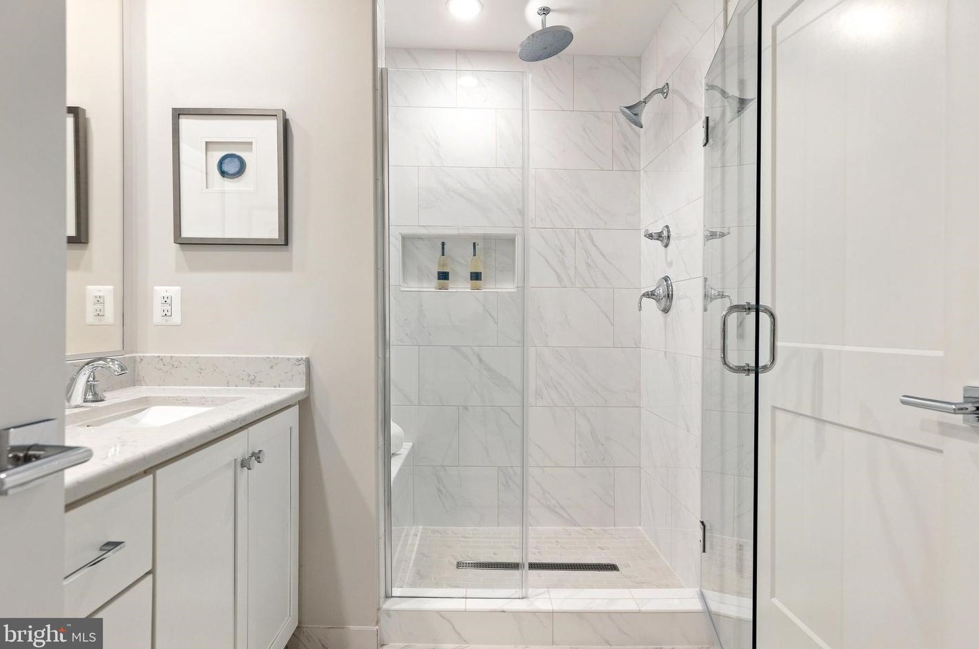 10318 Grosvenor Pl, Rockville MD exterior