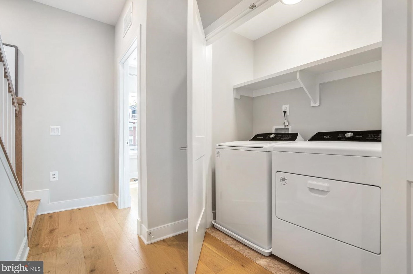 10318 Grosvenor Pl, Rockville MD exterior