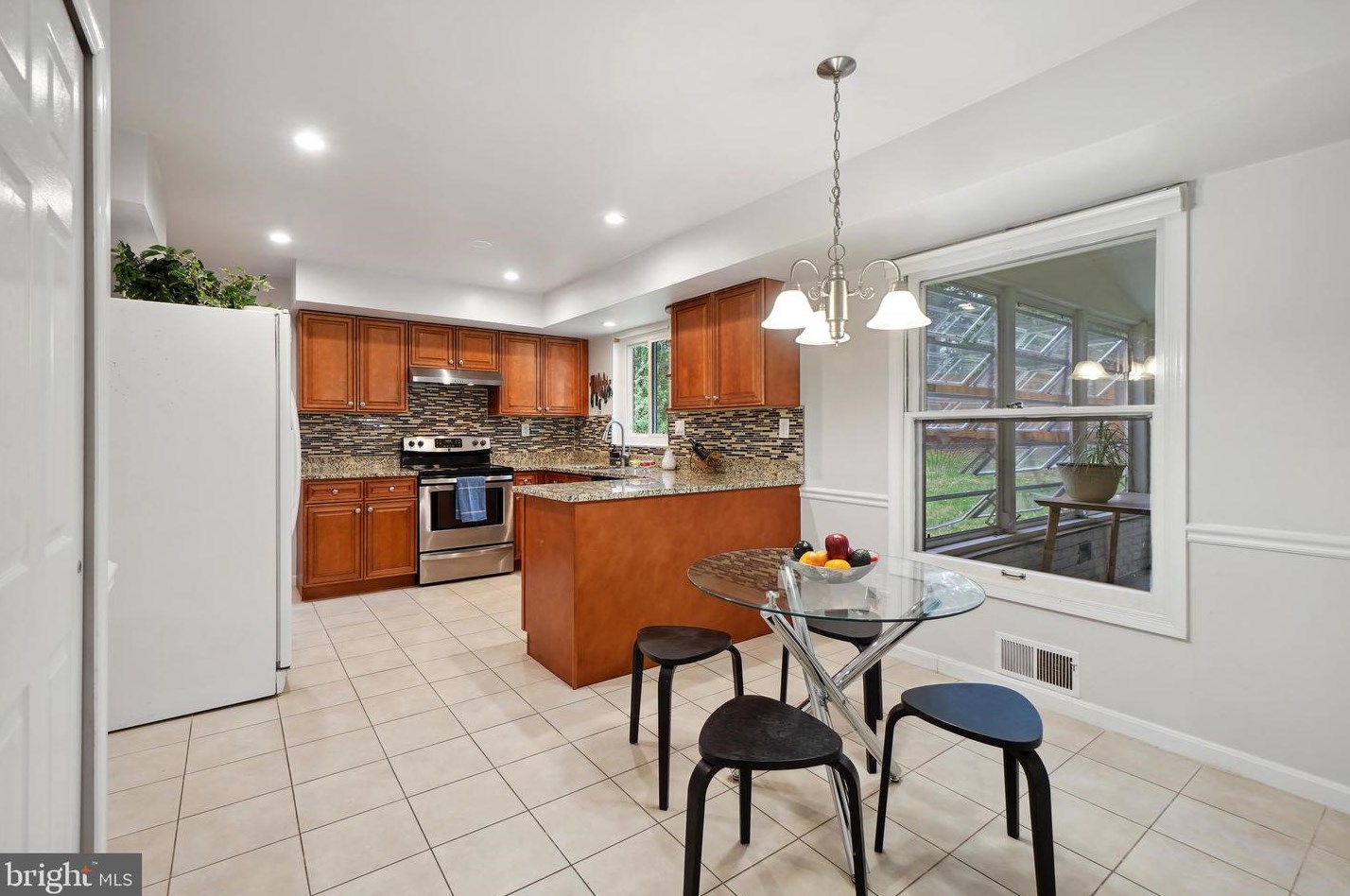 10900 Gainsborough Rd, Rockville MD  20854-2512 exterior