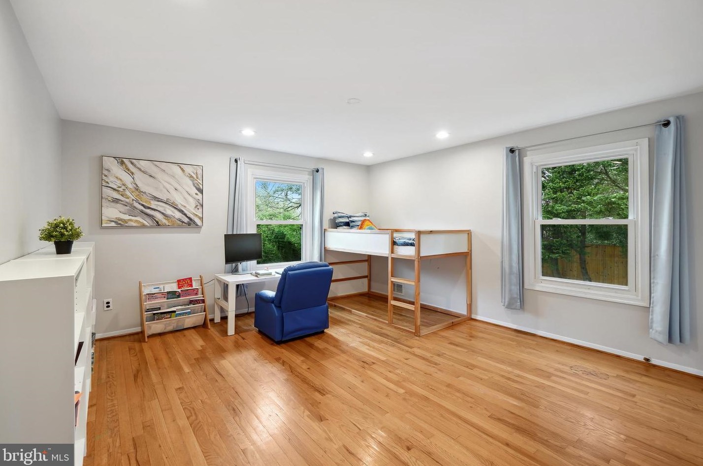 10900 Gainsborough Rd, Rockville MD  20854-2512 exterior