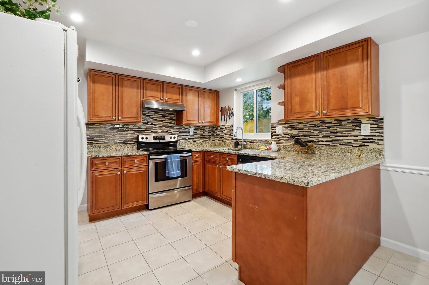 10900 Gainsborough Rd, Rockville MD  20854-2512 exterior