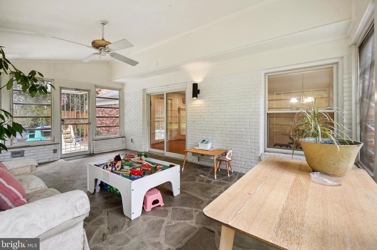 10900 Gainsborough Rd, Rockville MD  20854-2512 exterior