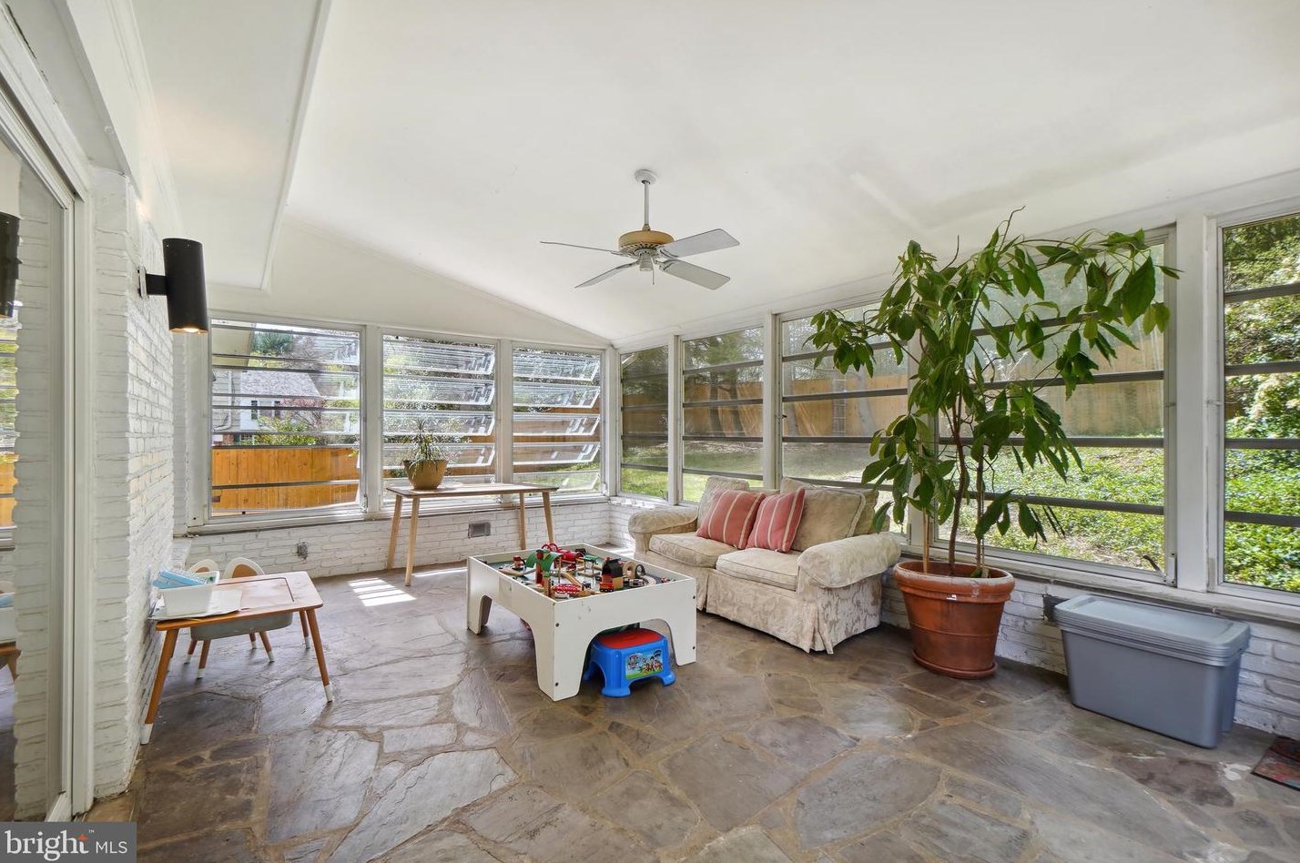 10900 Gainsborough Rd, Rockville MD  20854-2512 exterior