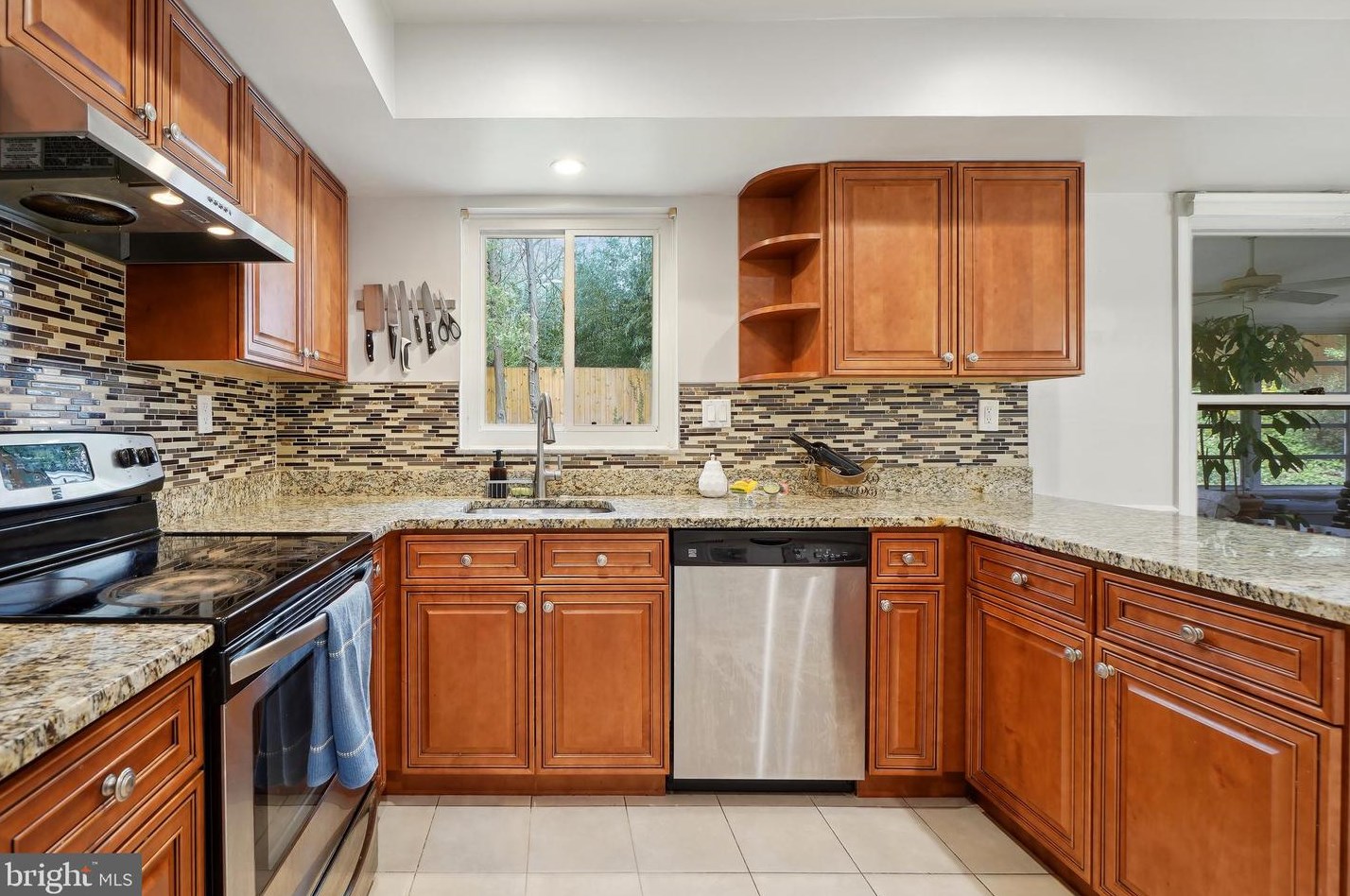 10900 Gainsborough Rd, Rockville MD  20854-2512 exterior