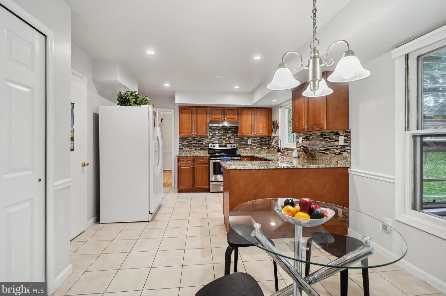 10900 Gainsborough Rd, Rockville MD  20854-2512 exterior