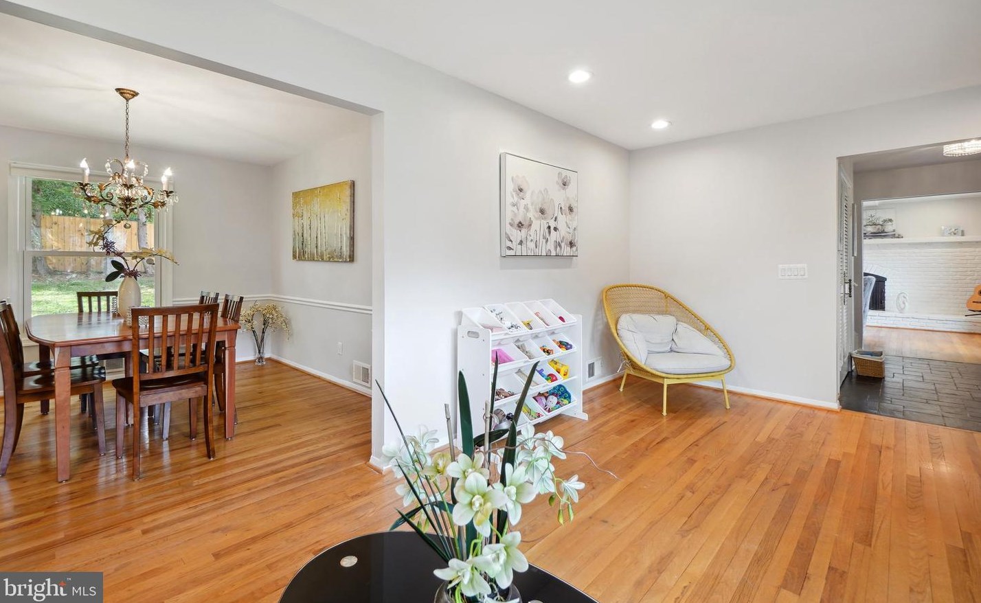 10900 Gainsborough Rd, Rockville MD  20854-2512 exterior