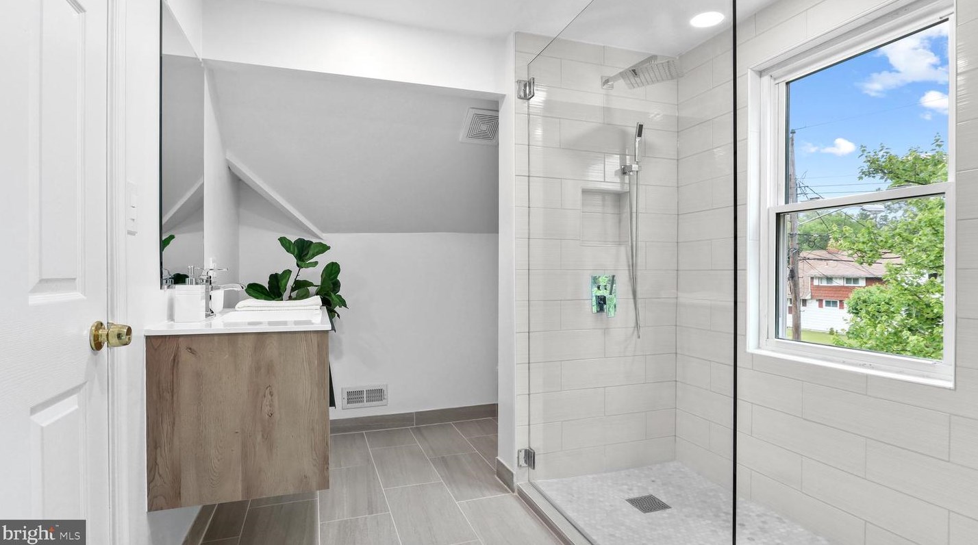 1707 Grandin Ave, Rockville MD 20851-1159 exterior